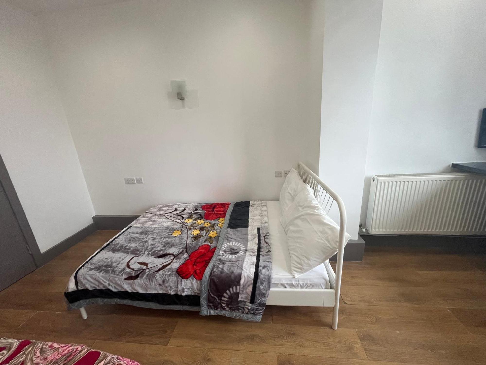 Apartment Anerly Road