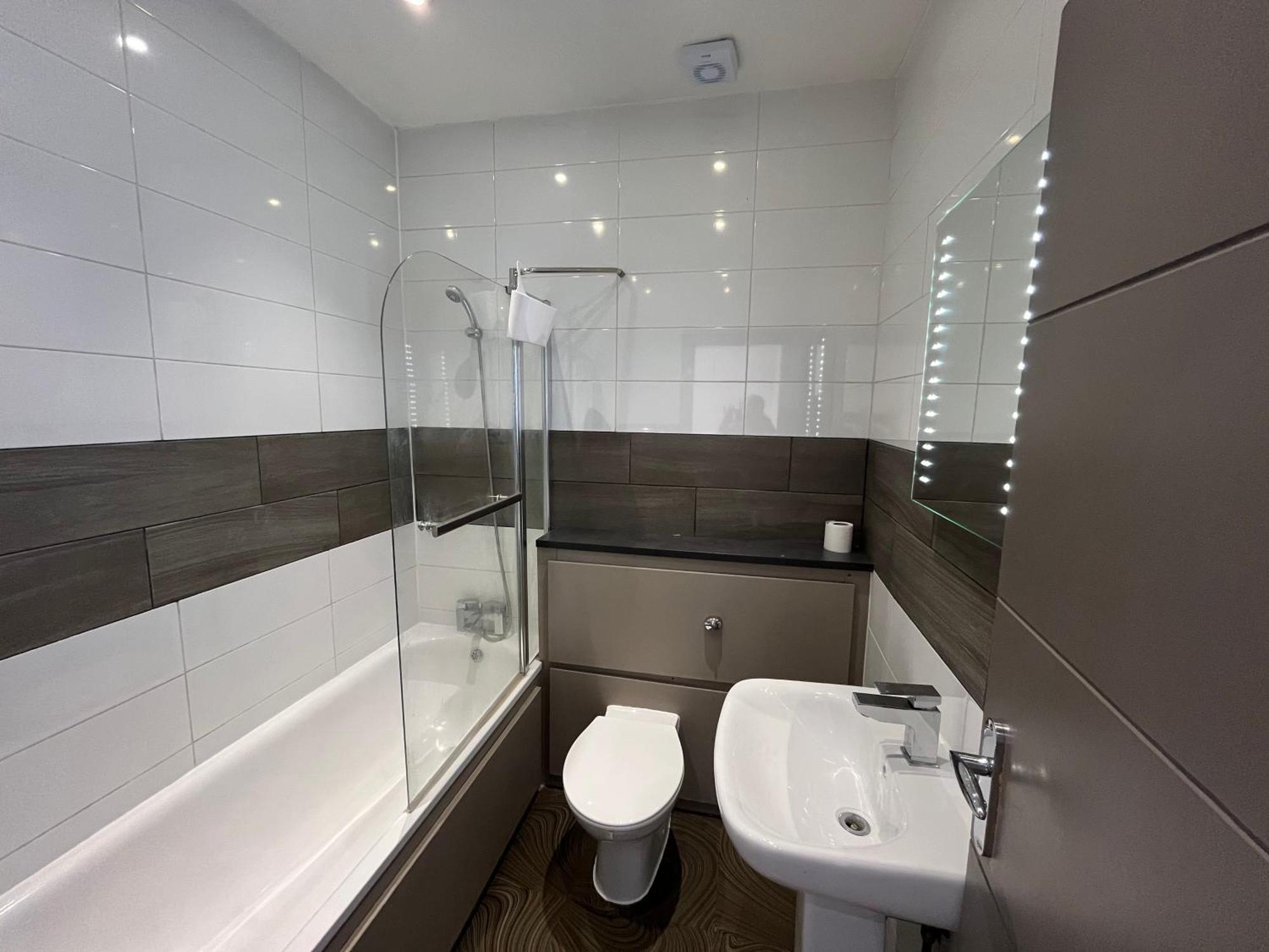 Apartment Anerly Road London
